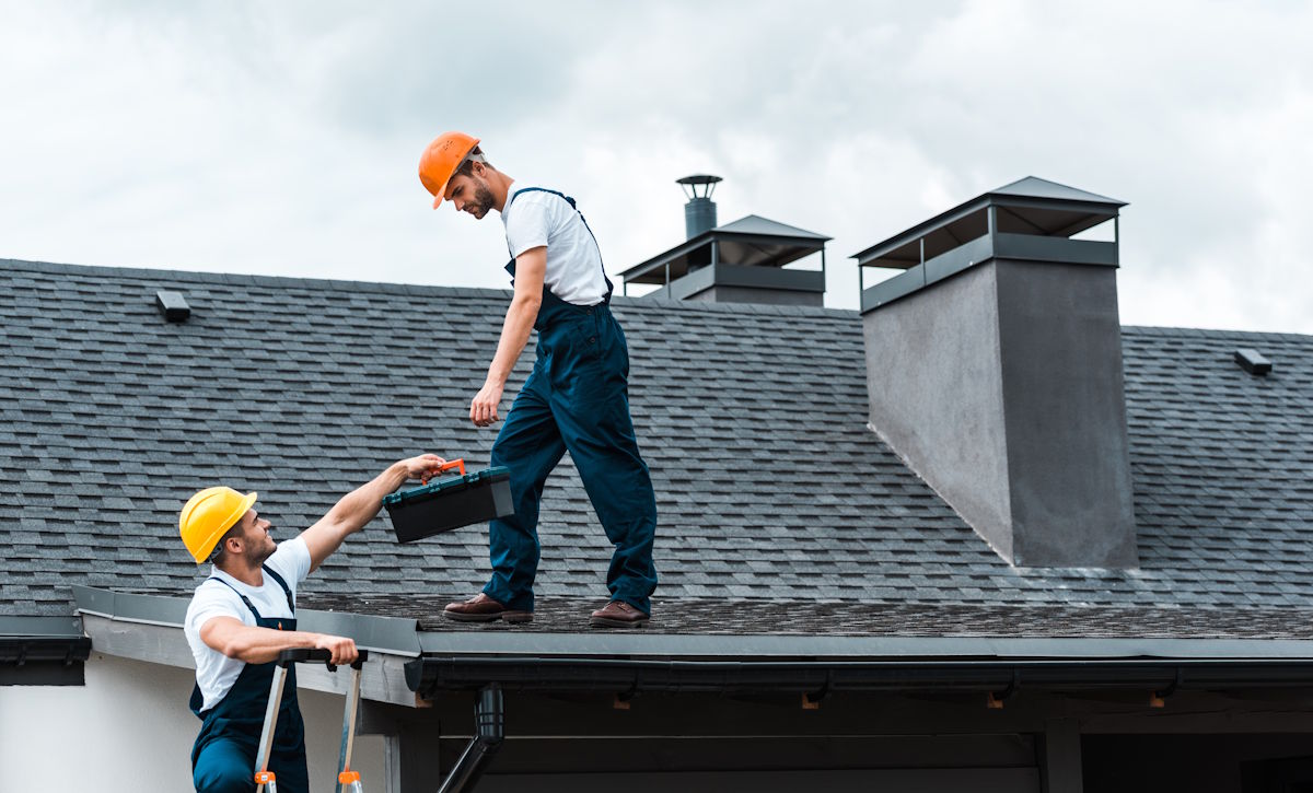 roof technicians on roof